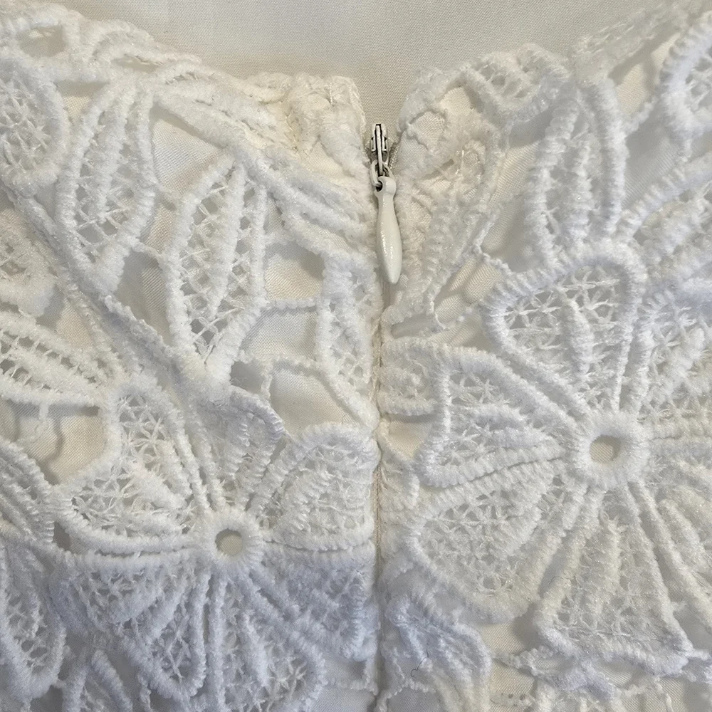 Astr White Flowery Lace Midi Dress Size Medium Nwot, Has One Very Small Flaw - Picture 14 of 16